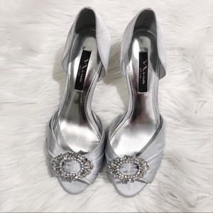 $30⬇️Nina | silver grey rhinestone heels